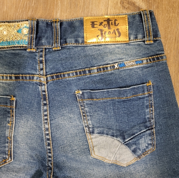 Desigual Magalie  Denim Shorts With sequins and embroidery Size 28 US - Picture 12 of 16